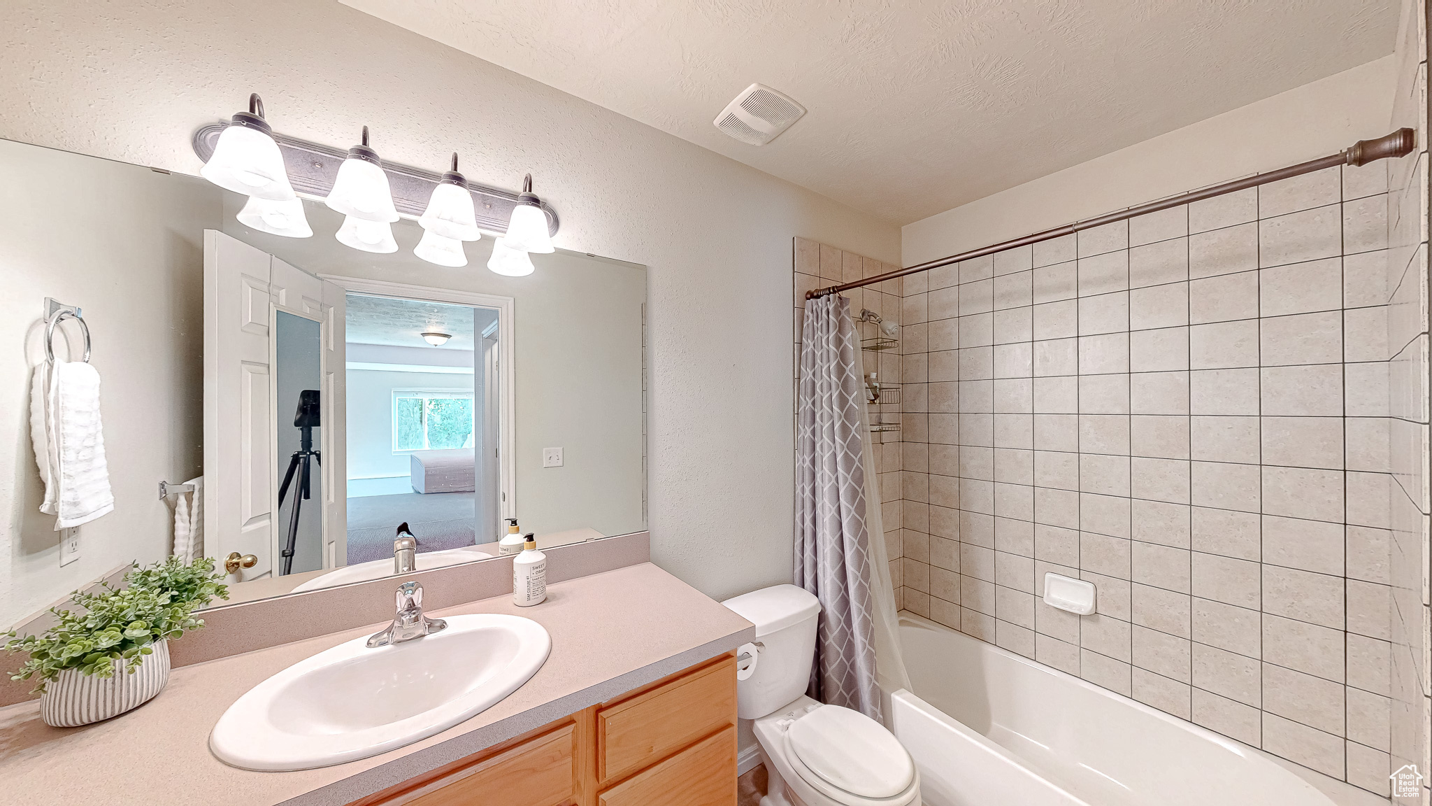 property viewer photo 18