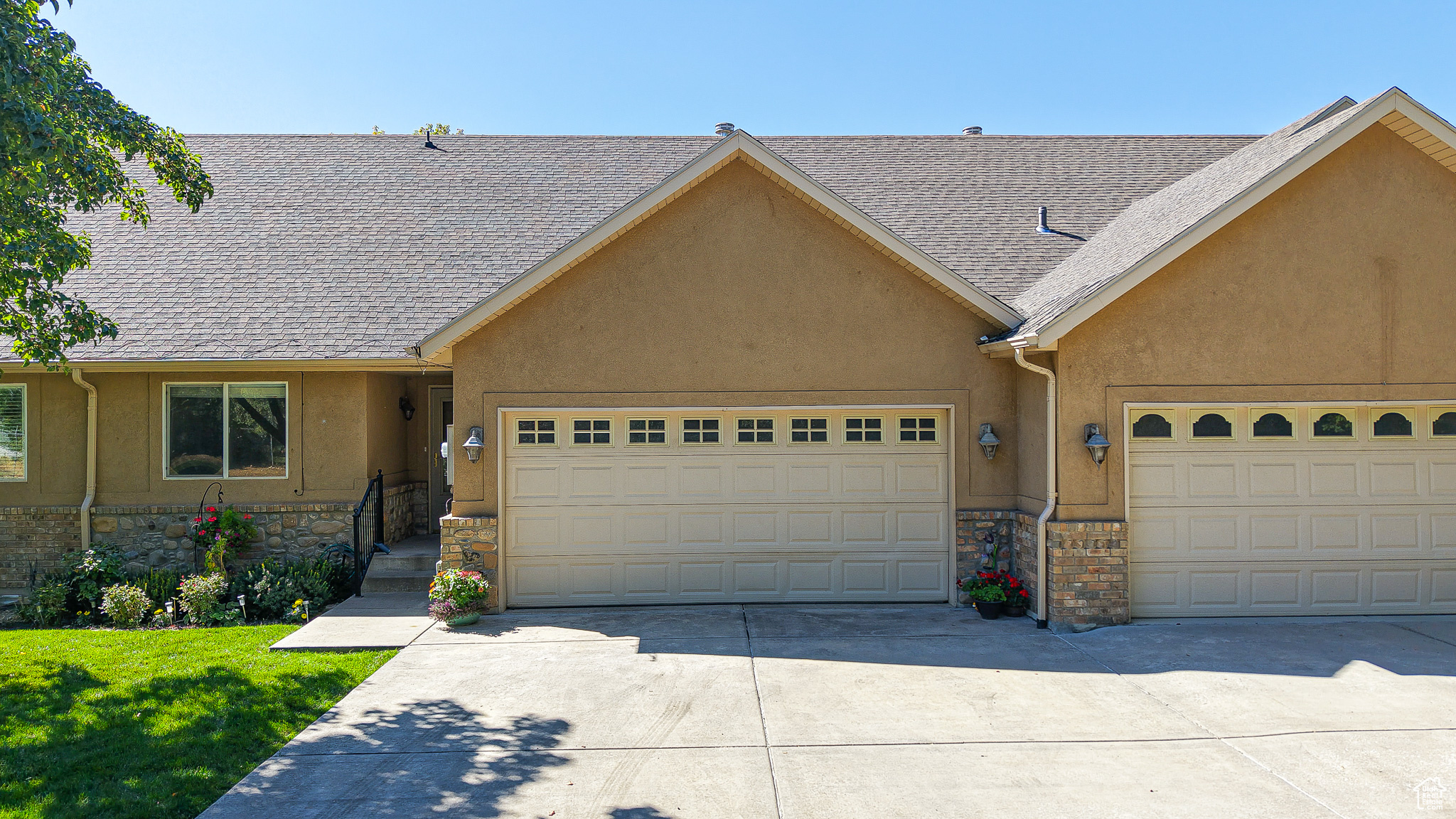 property viewer photo 19