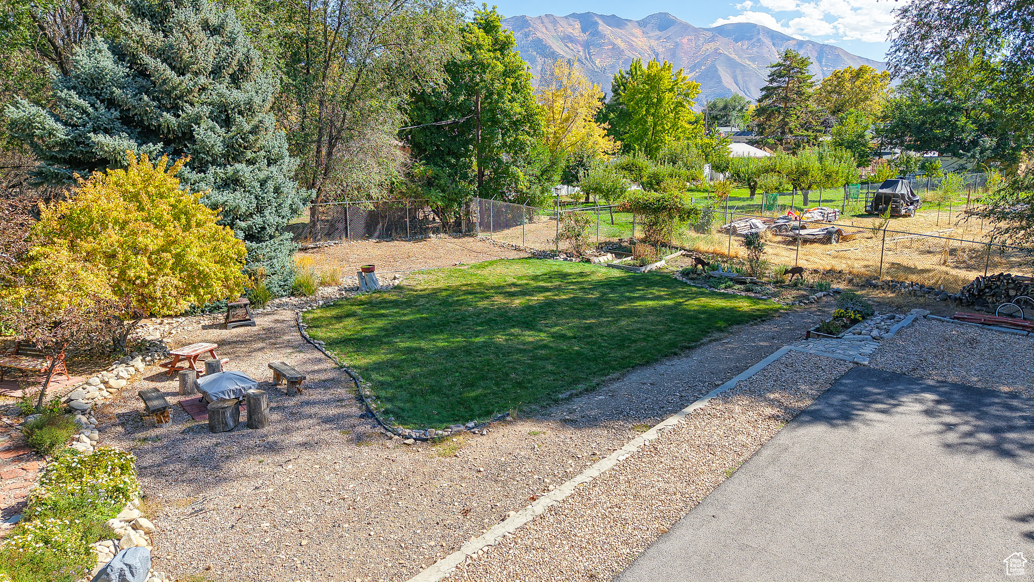 property viewer photo 6