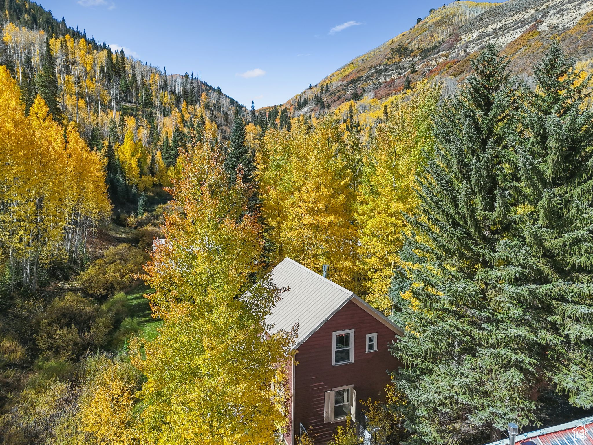 main property photo 40