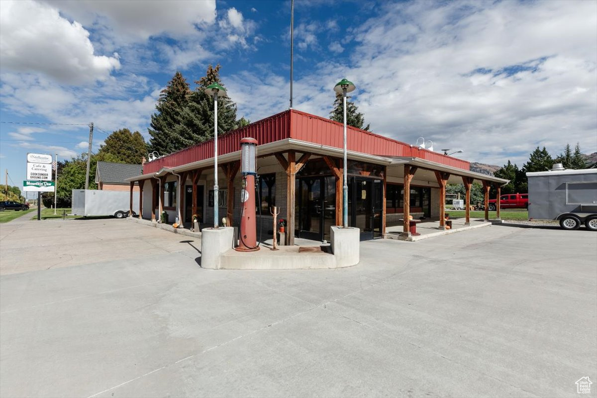 main property photo 6