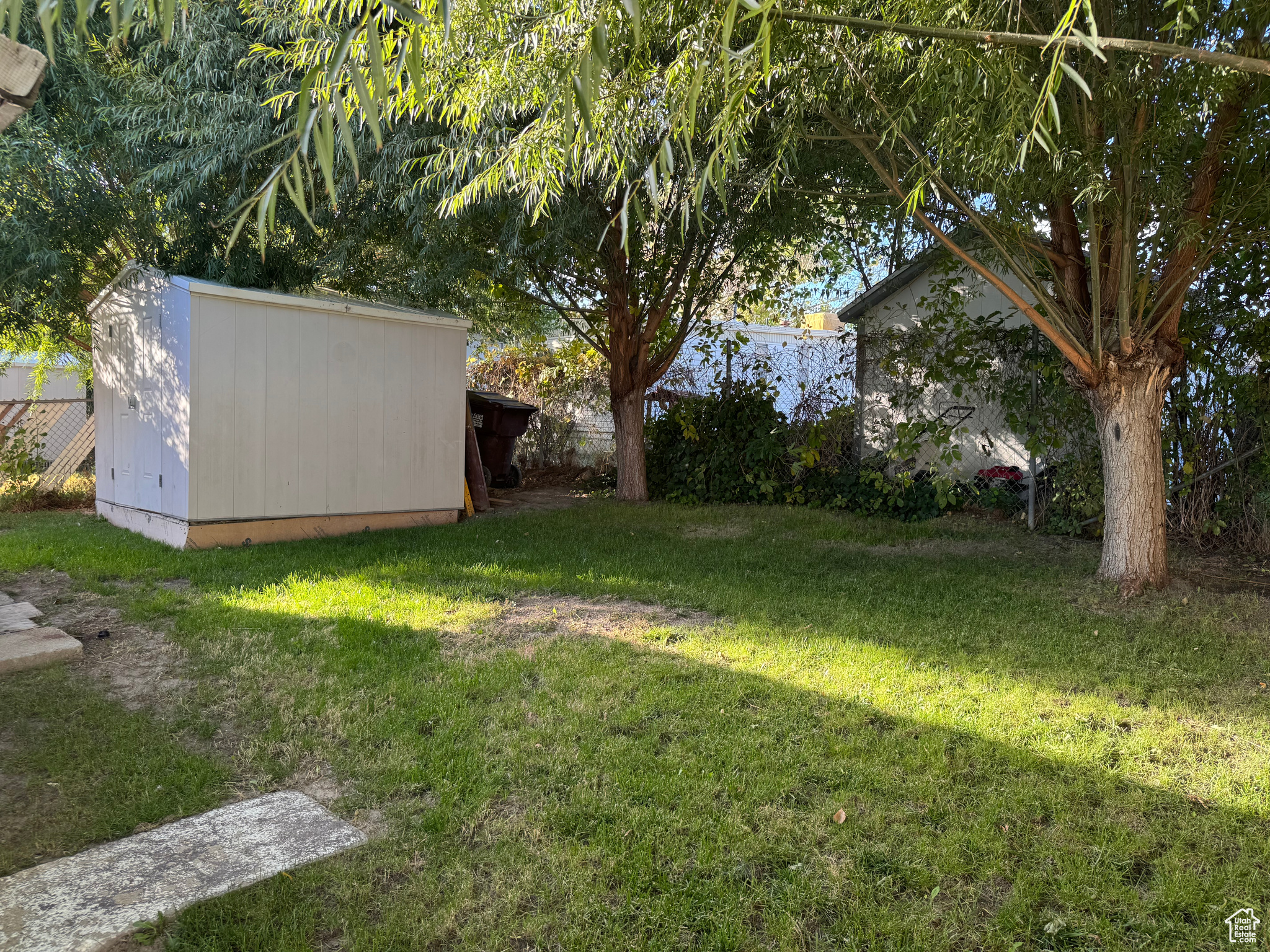 main property photo 13