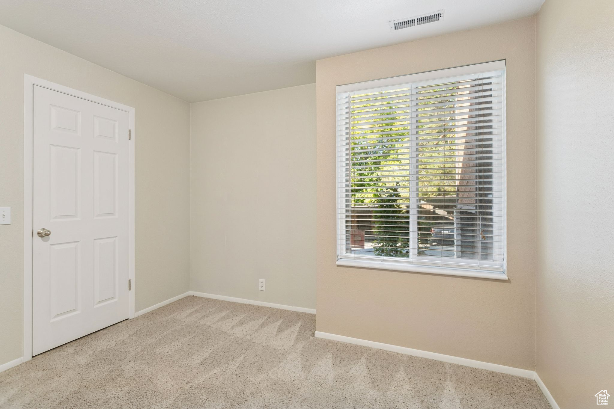 property viewer photo 15