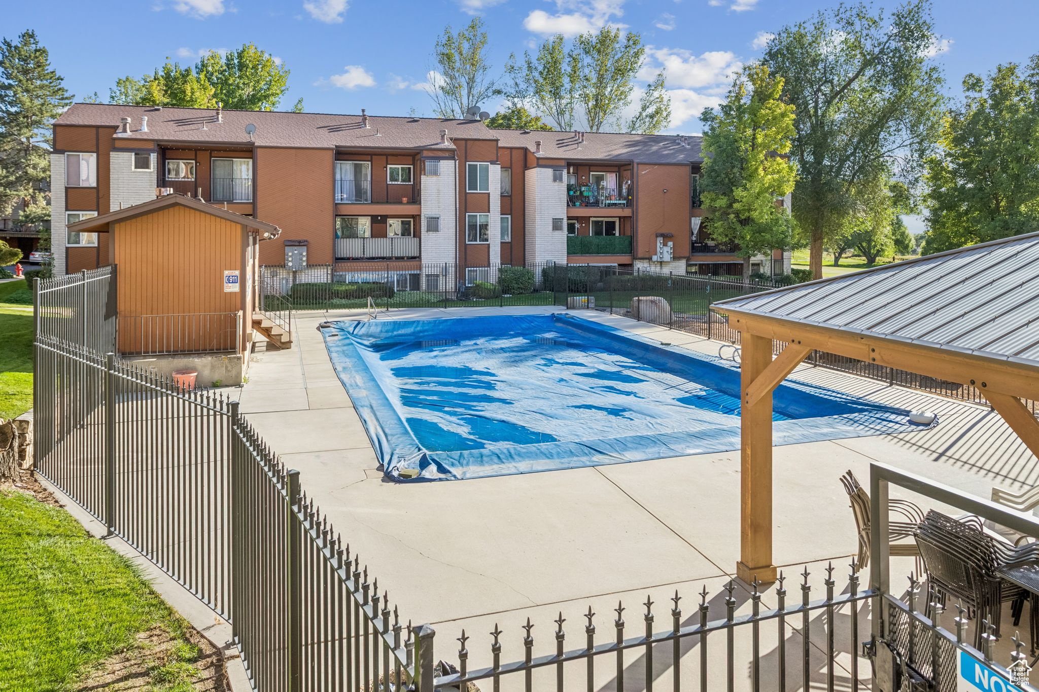 property viewer photo 25