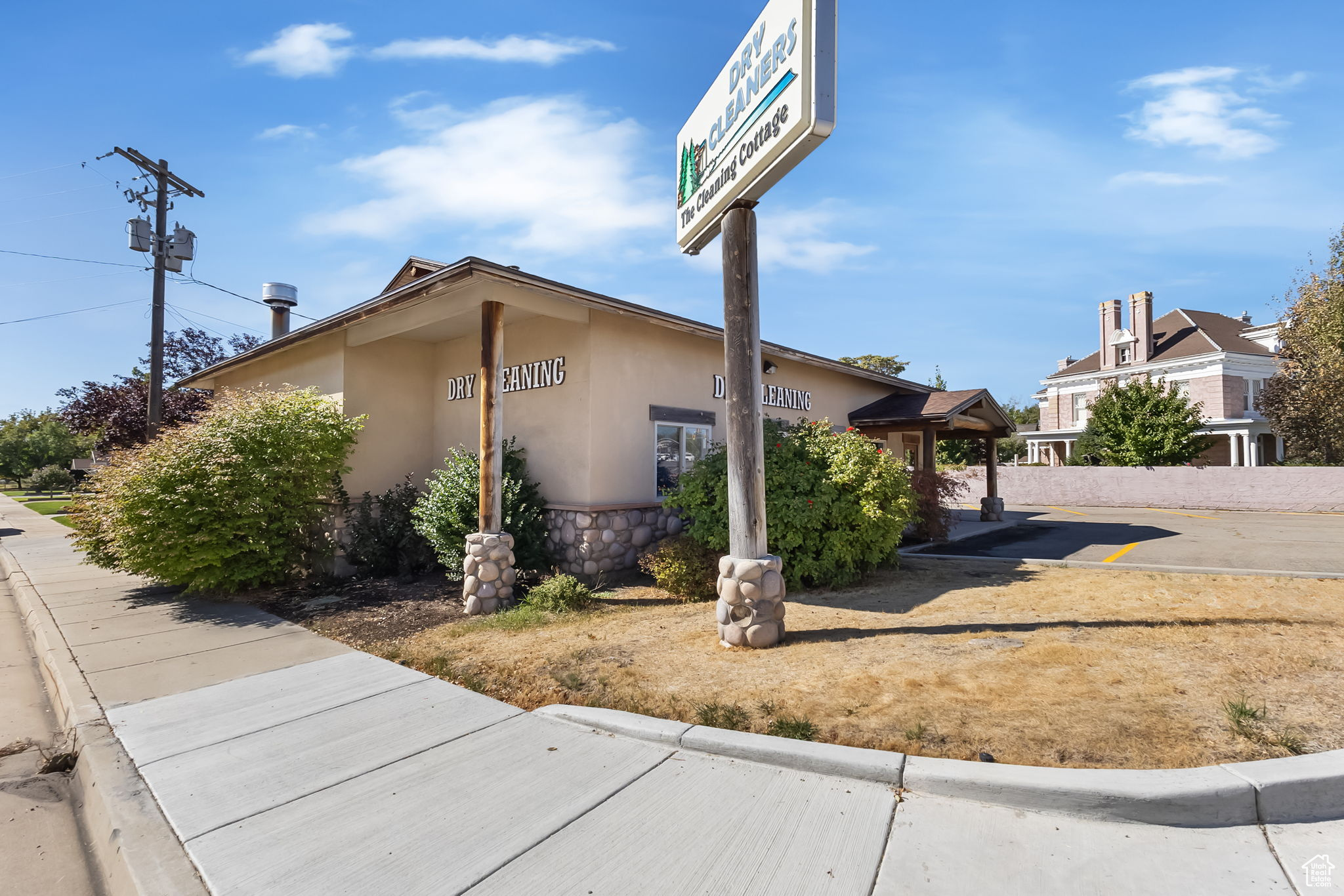 main property photo 16