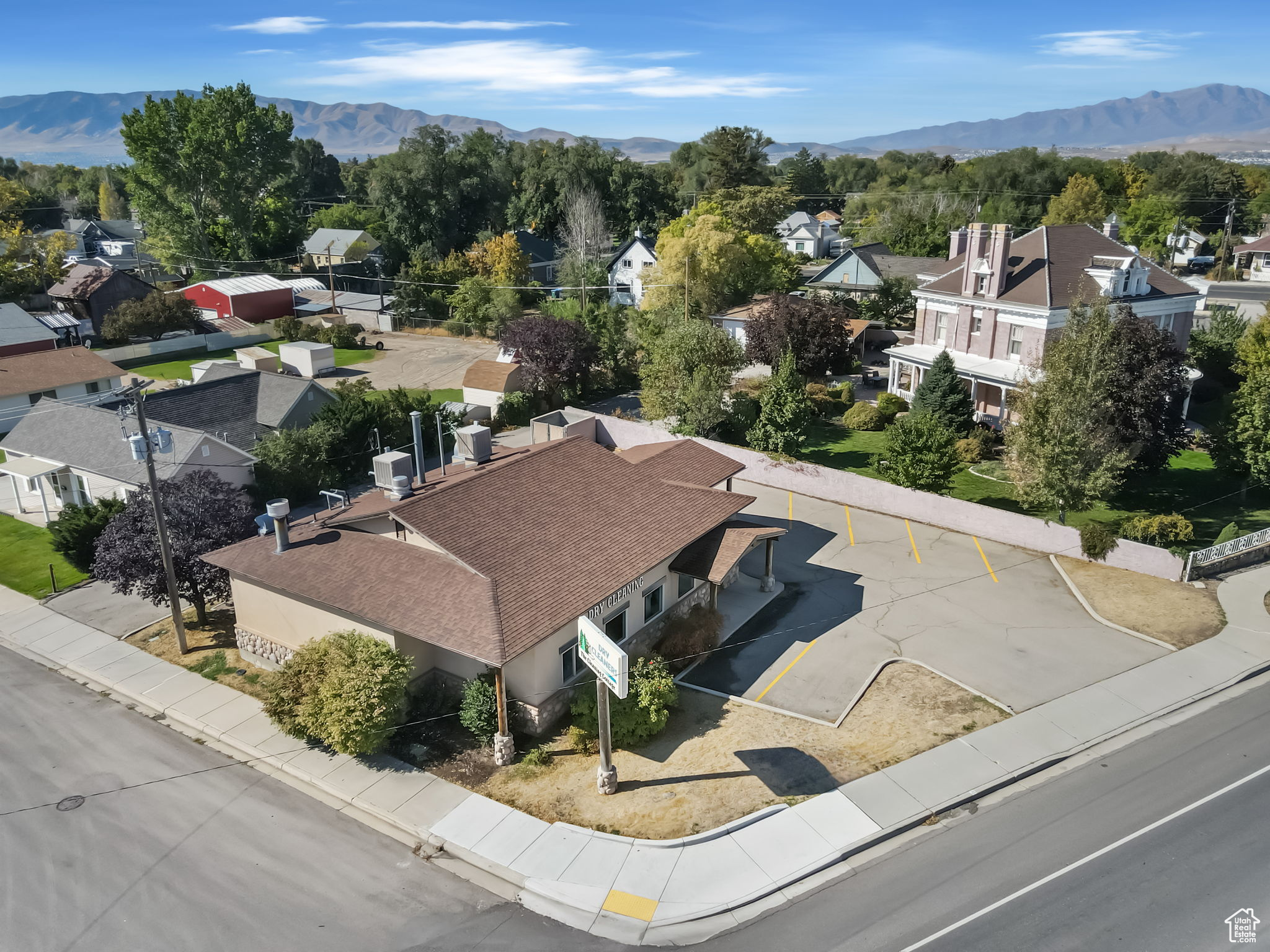 main property photo 8