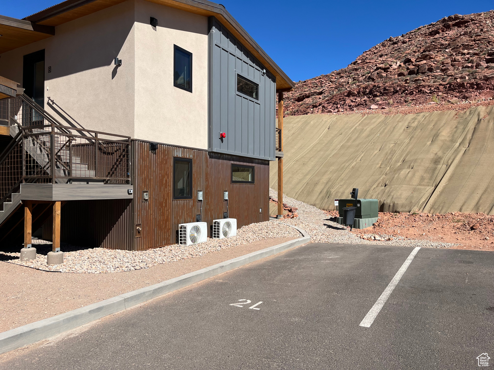 main property photo 22