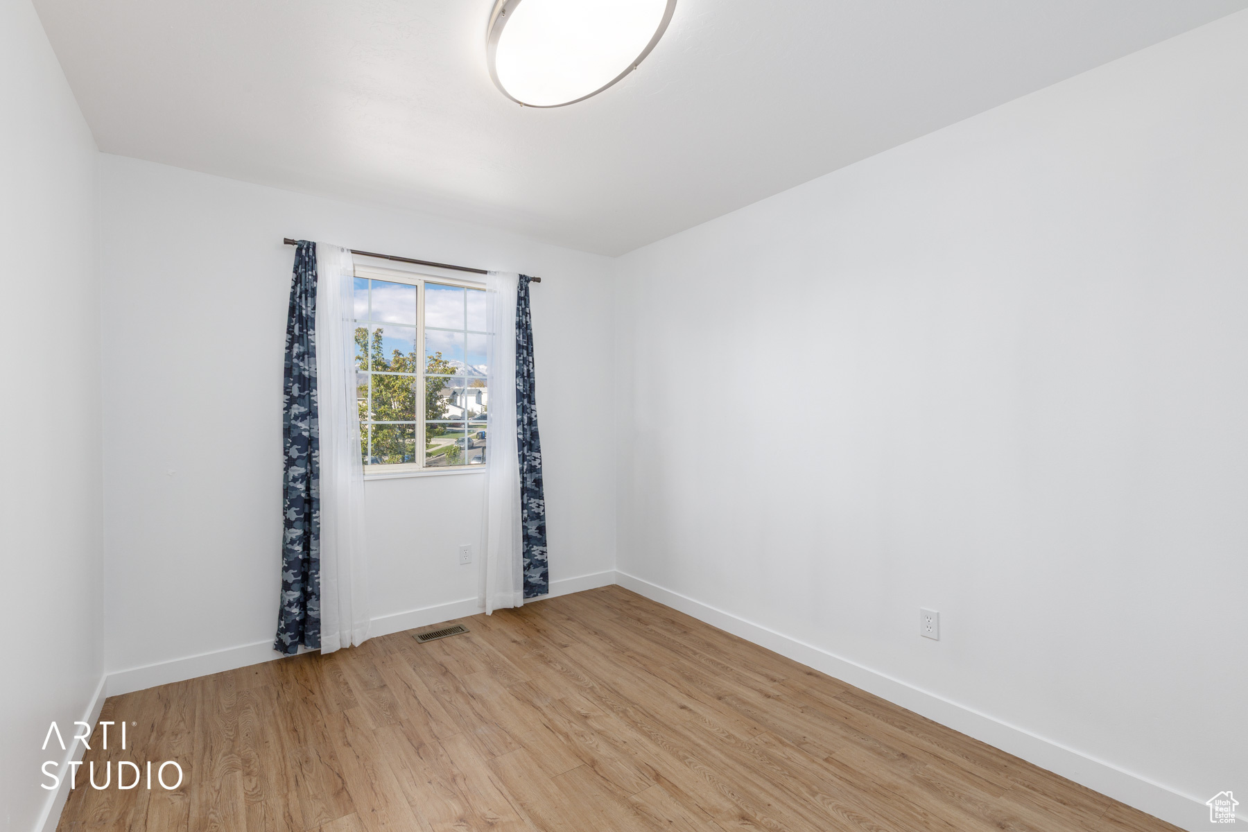 property viewer photo 19