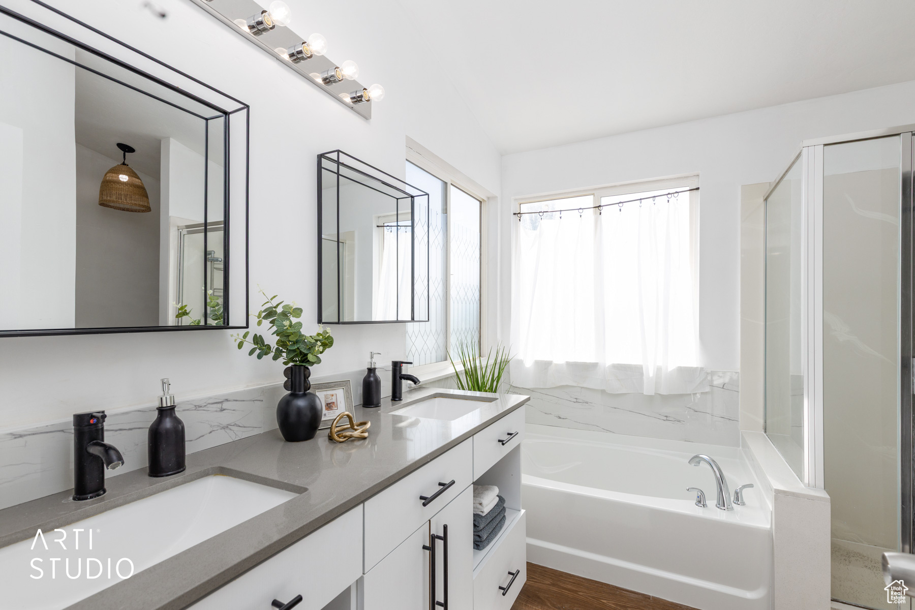 property viewer photo 22