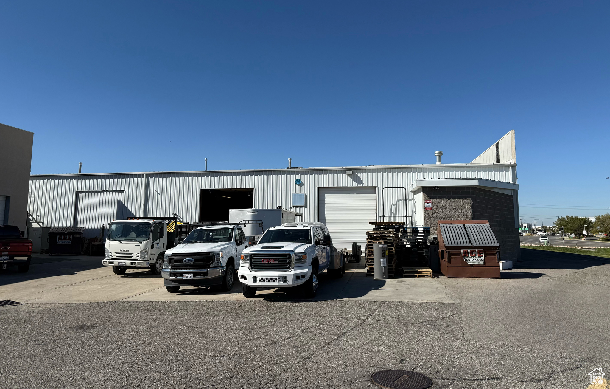 main property photo 17