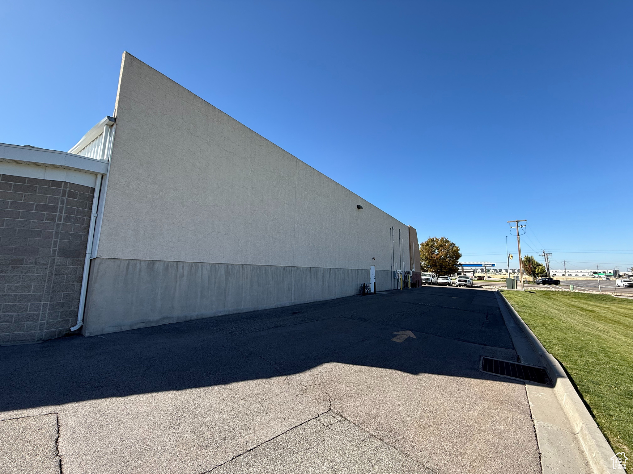 main property photo 18