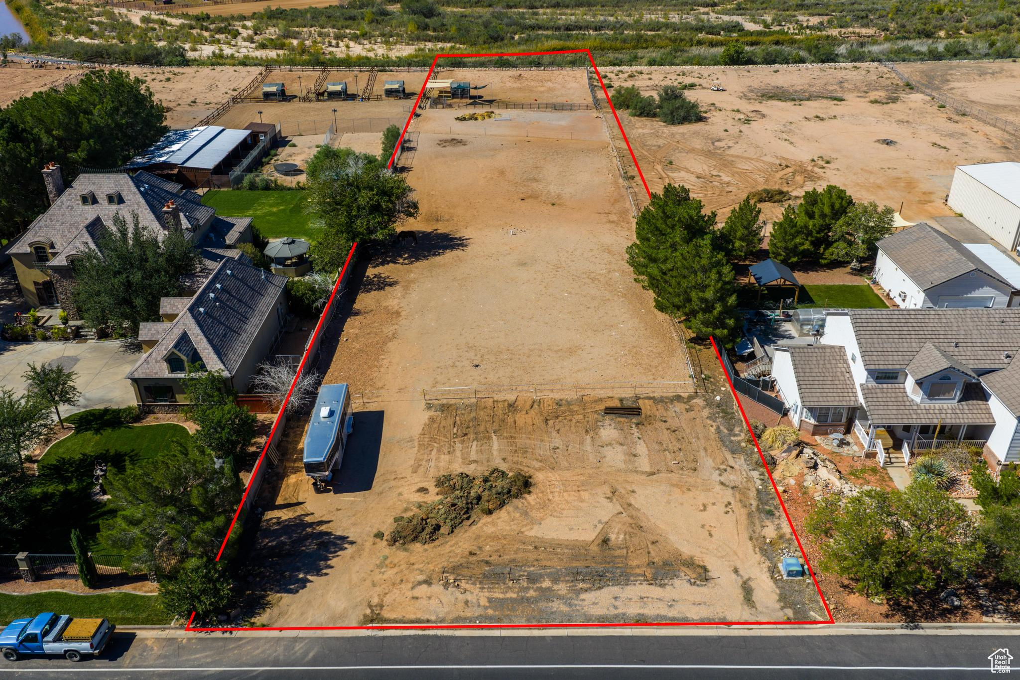 main property photo 28