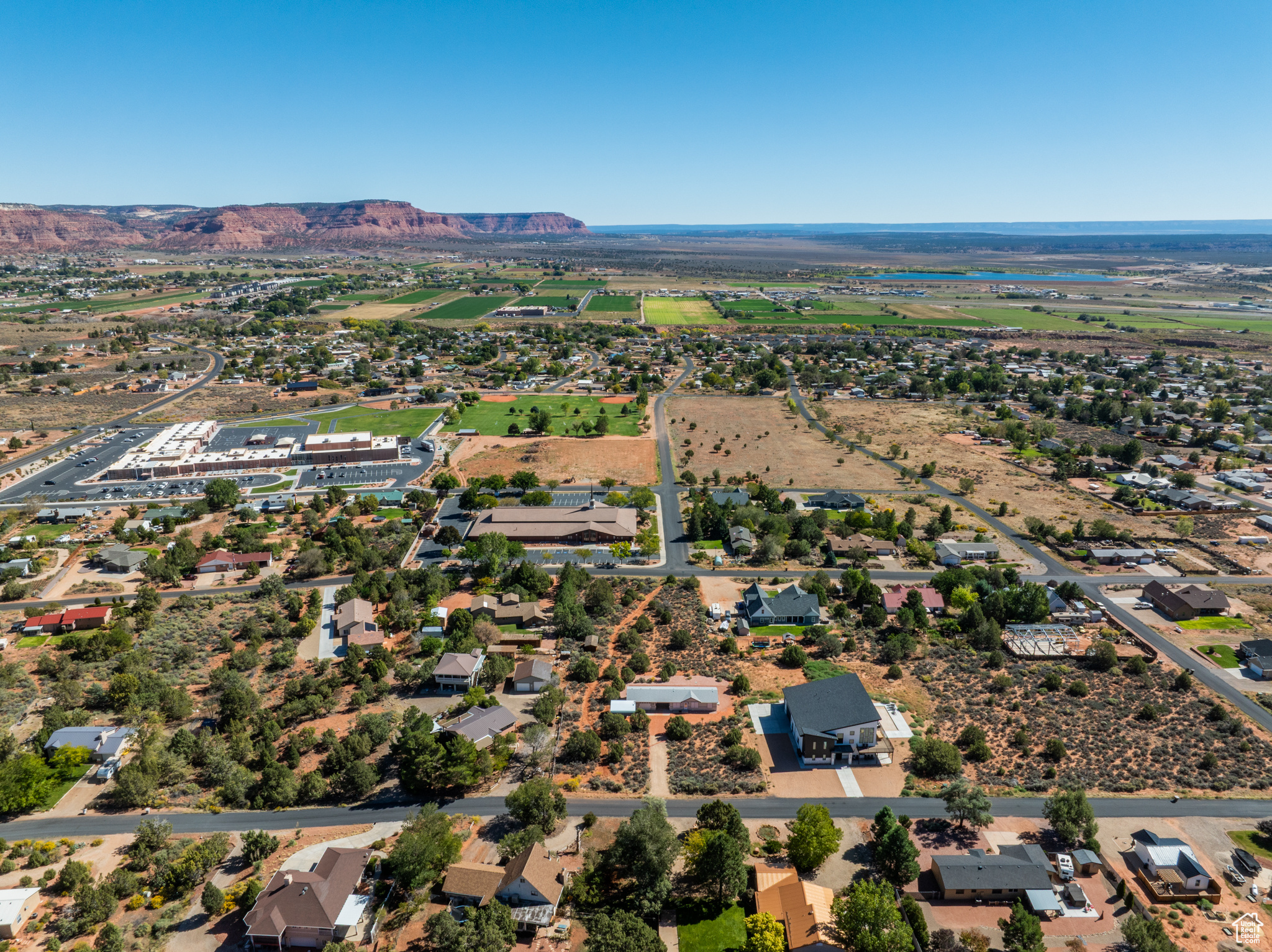 main property photo 16