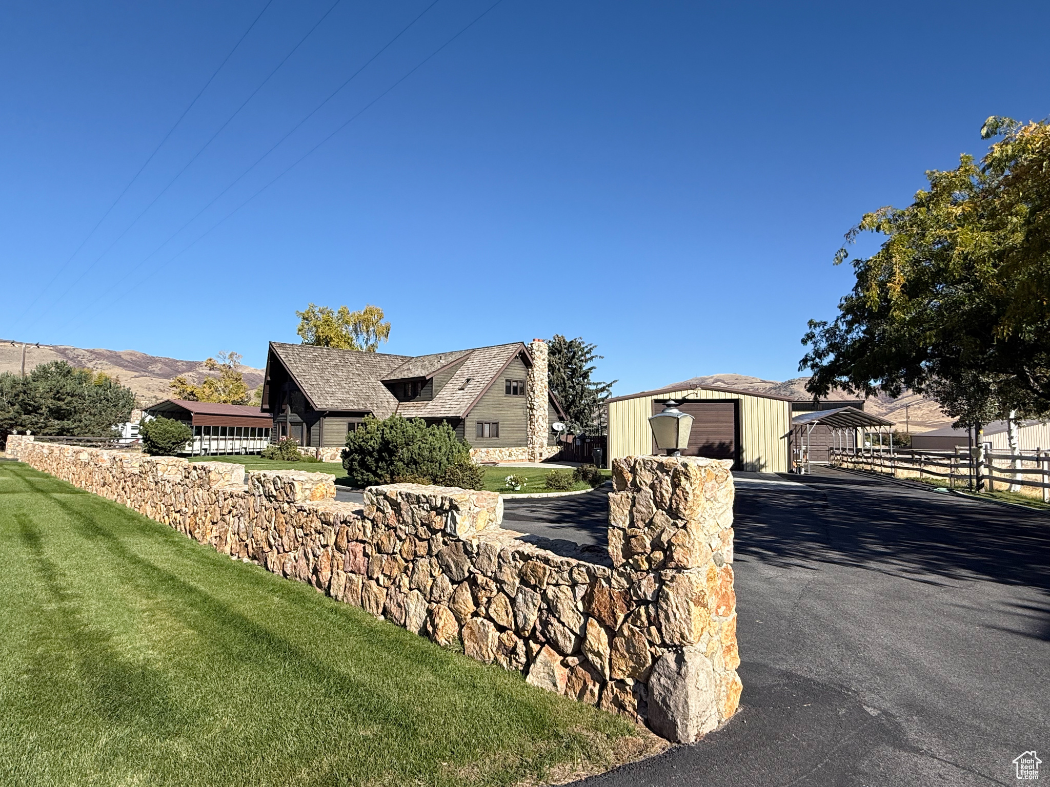 main property photo 33