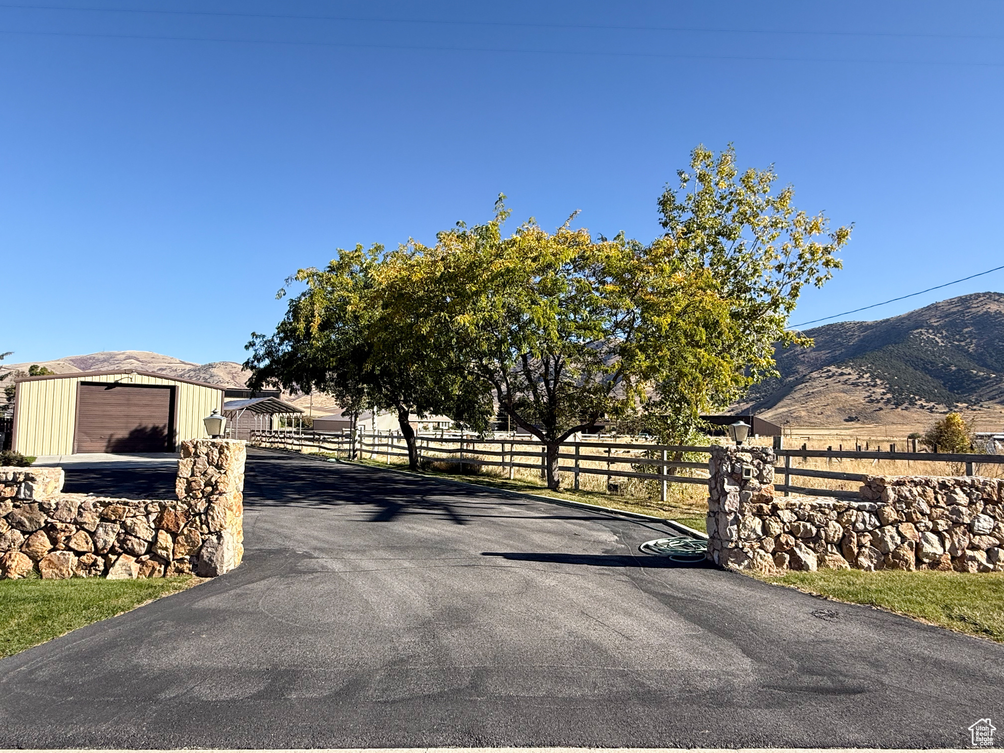 main property photo 40