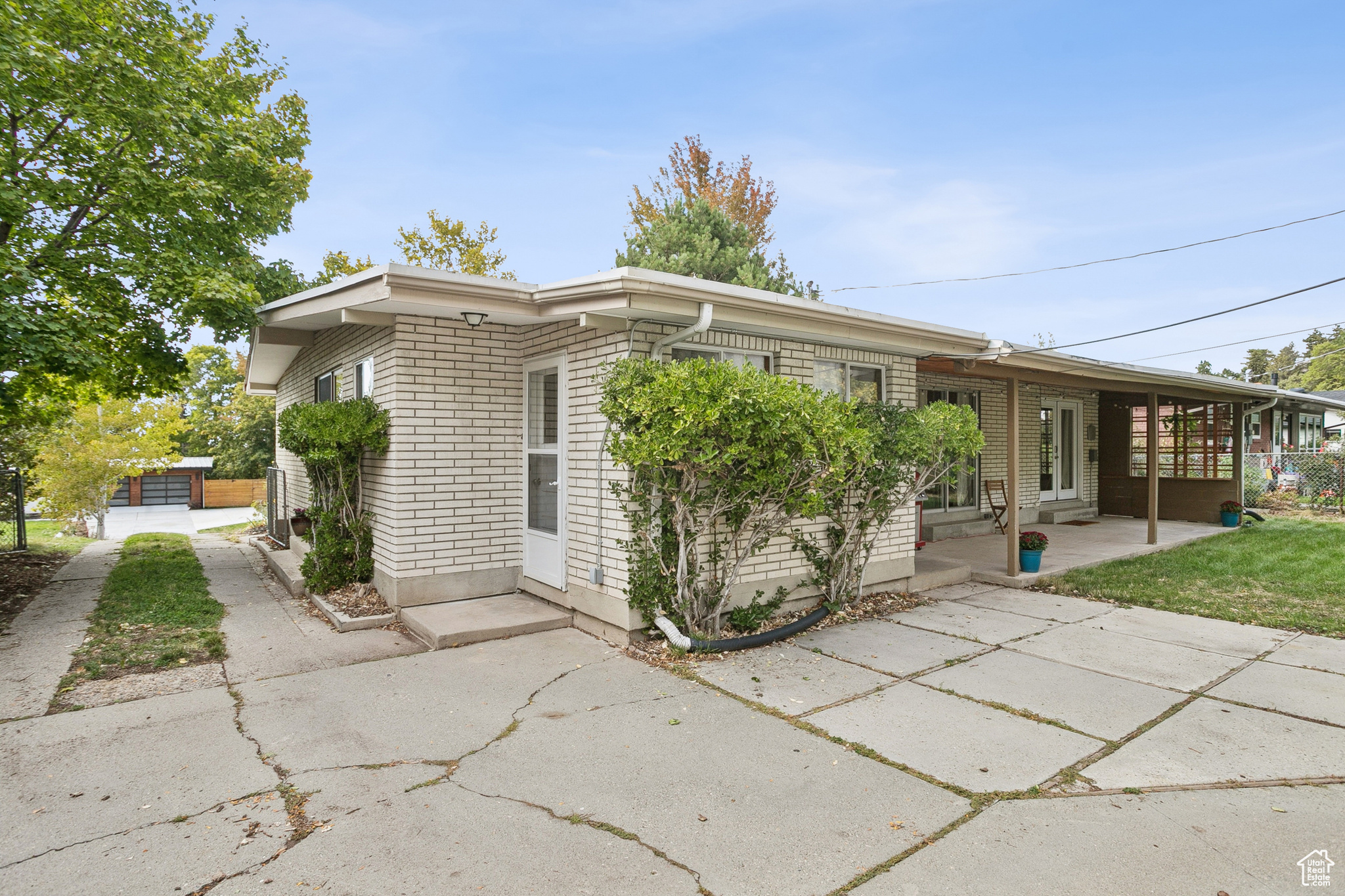 main property photo 34
