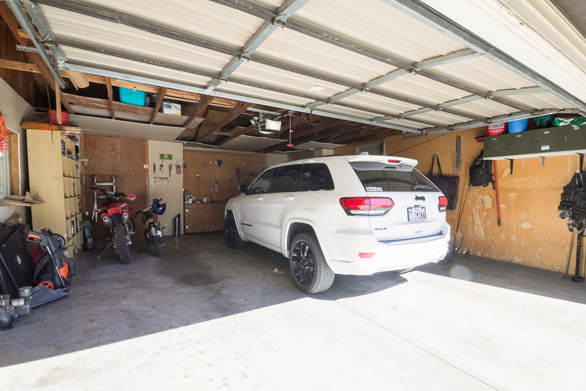 main property photo 34