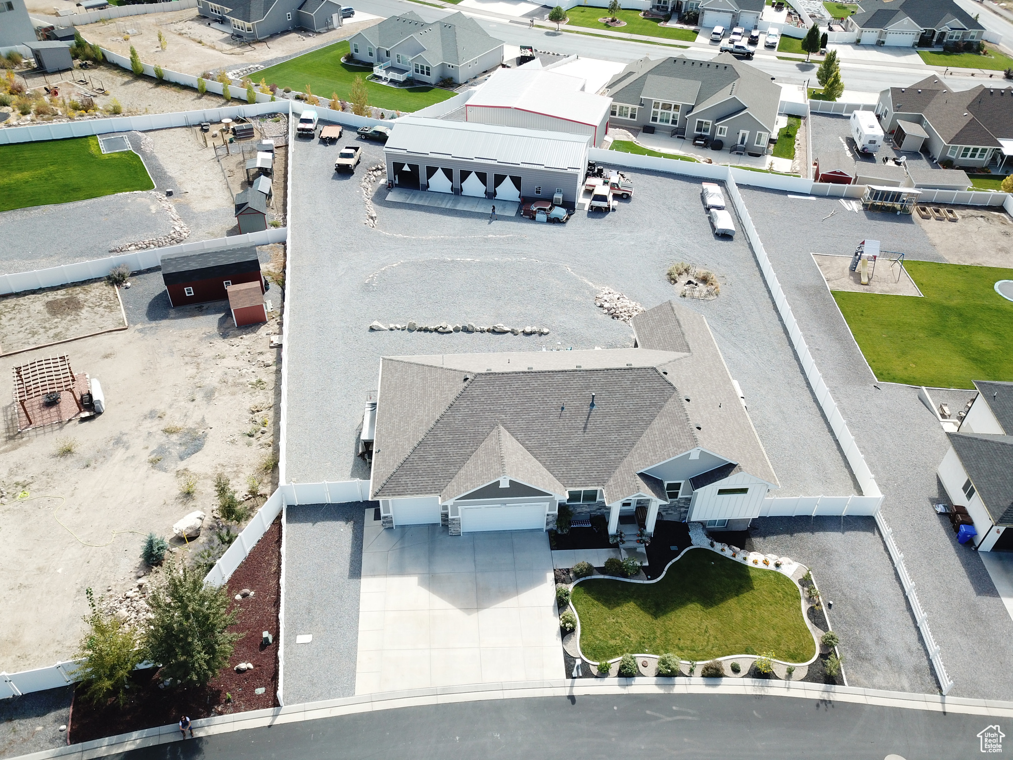 main property photo 38
