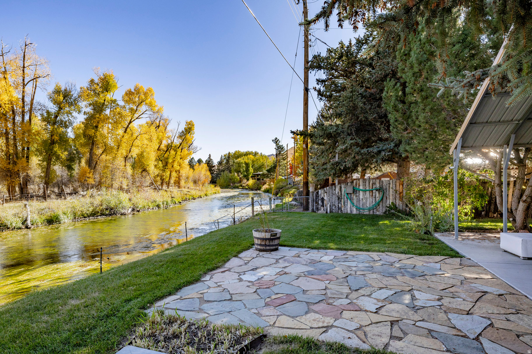 main property photo 6