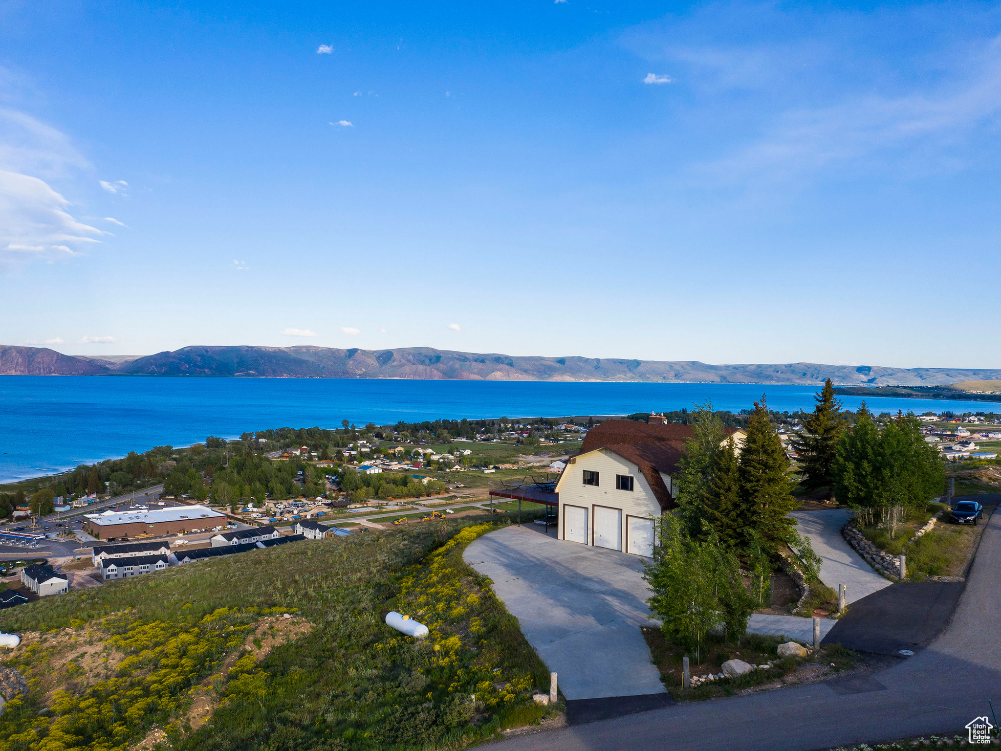 main property photo 6
