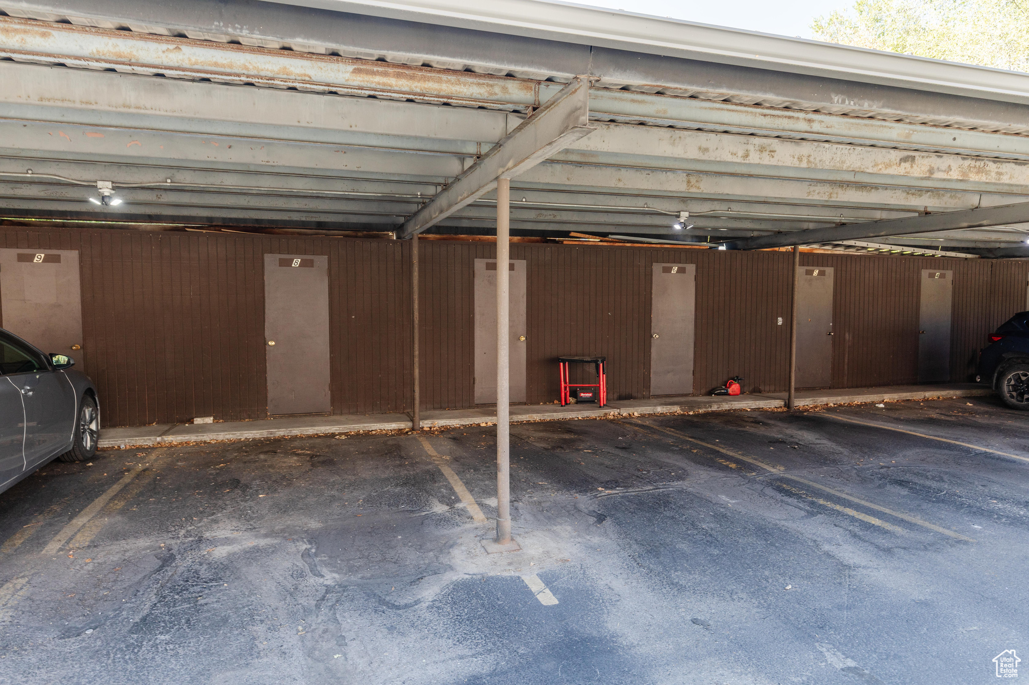 main property photo 16