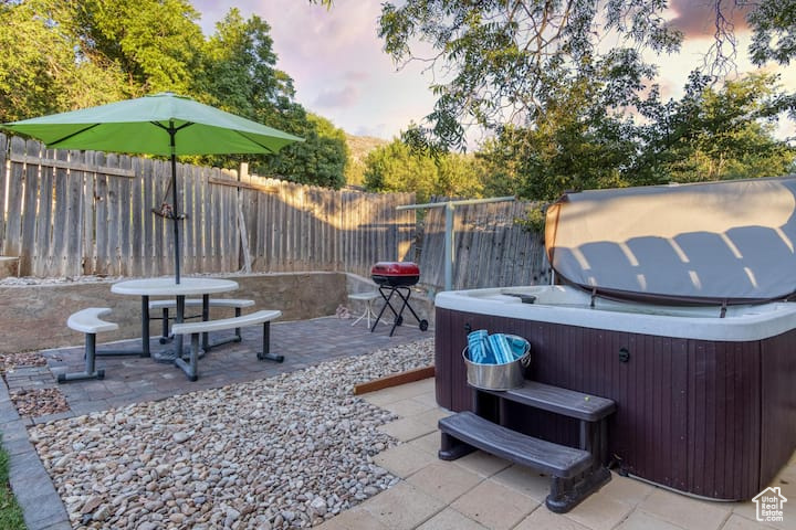 main property photo 30