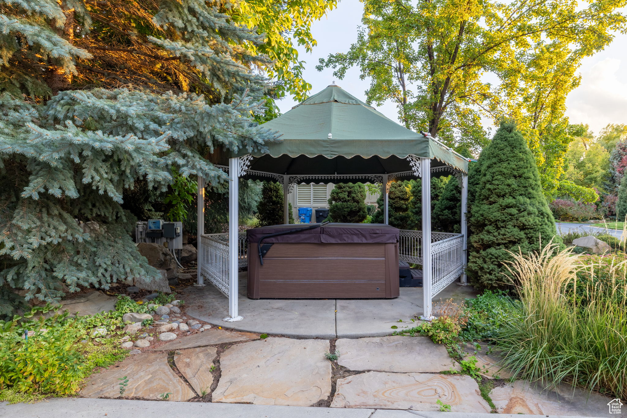main property photo 10