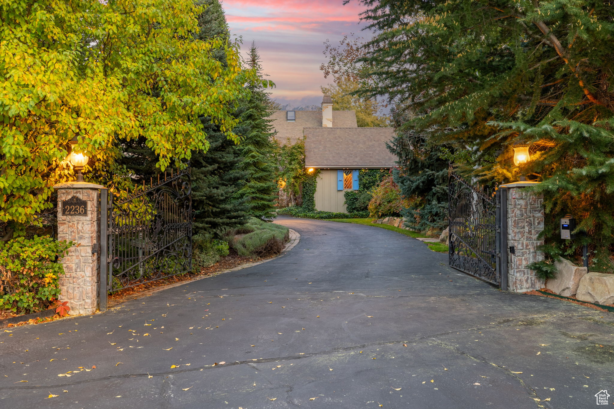 main property photo 123