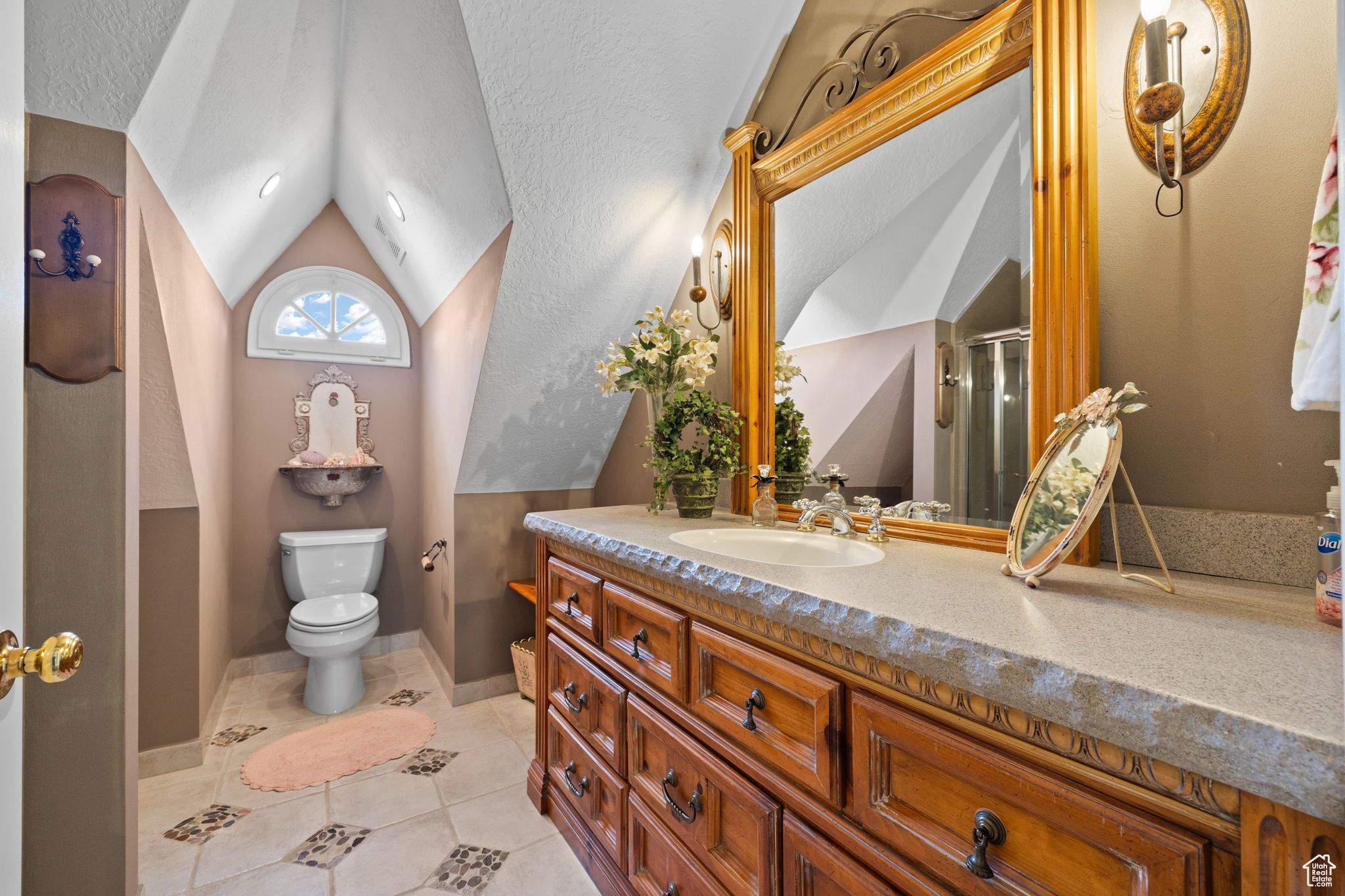 main property photo 78