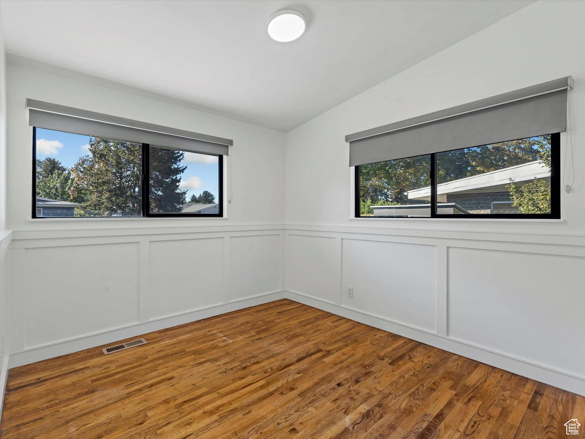 property viewer photo 15