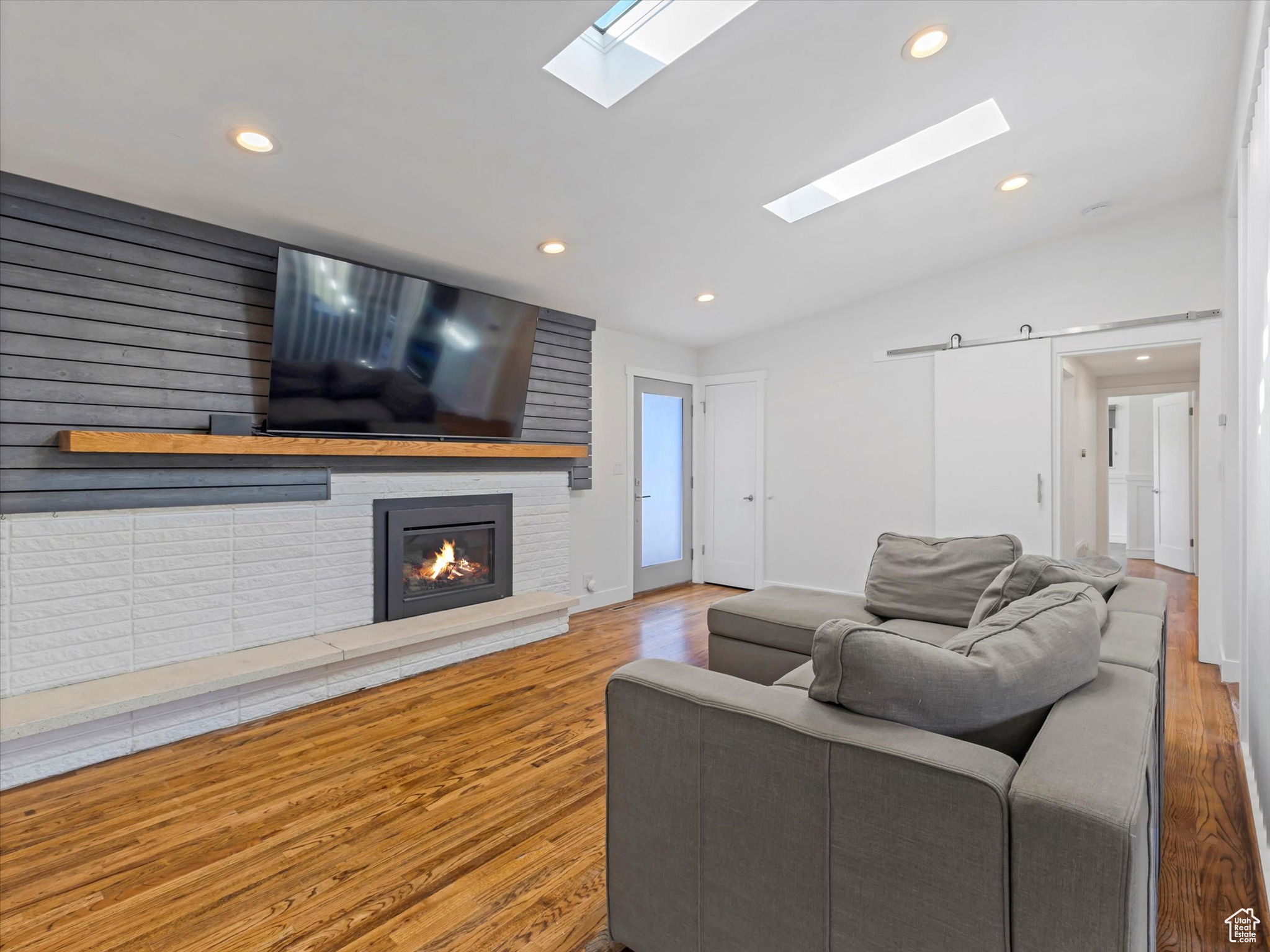 property viewer photo 7