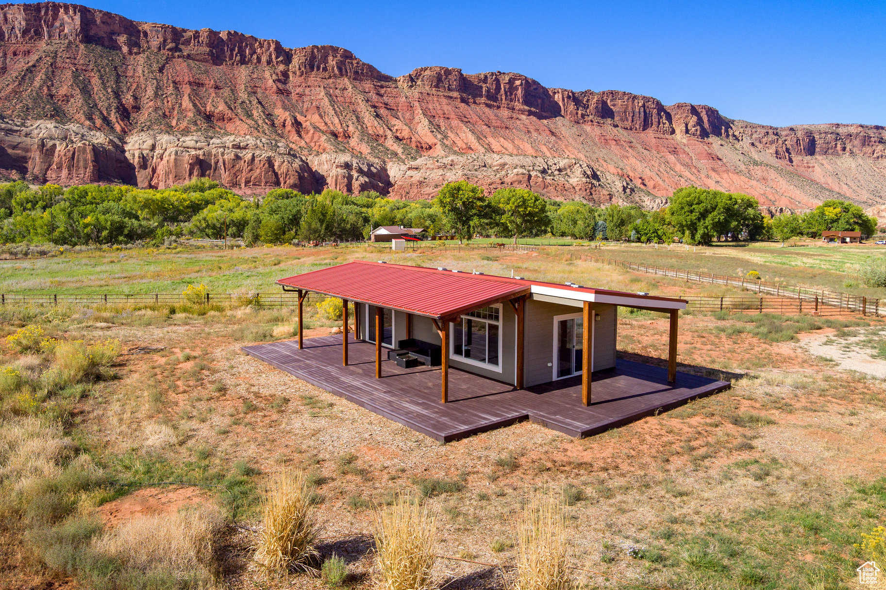 main property photo 27