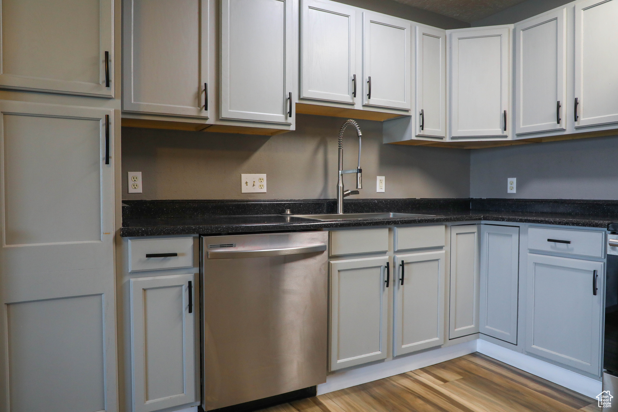 property viewer photo 22