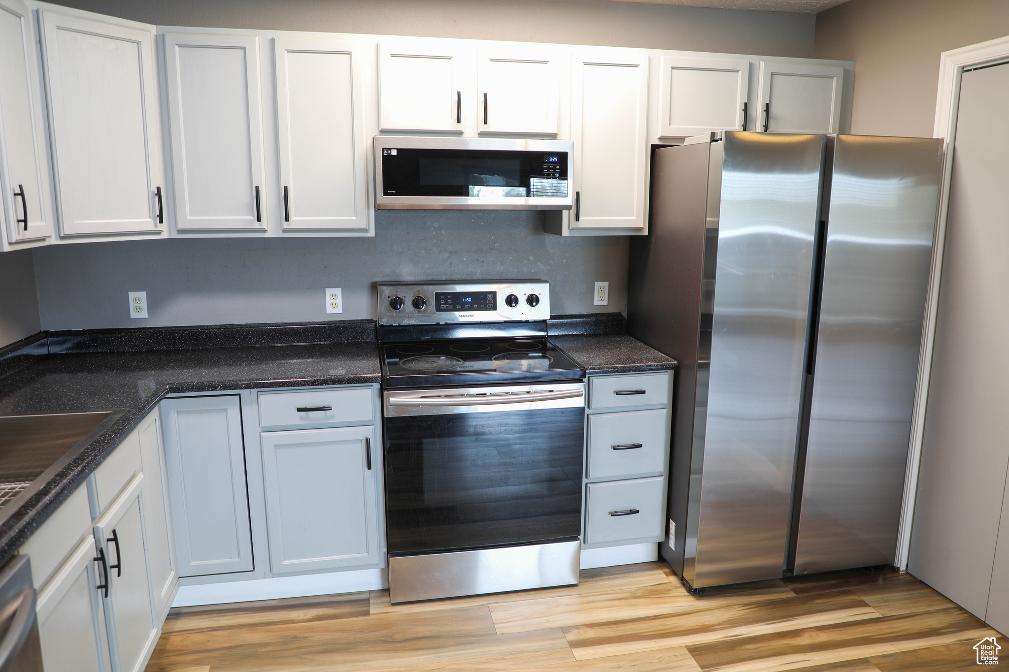 property viewer photo 3