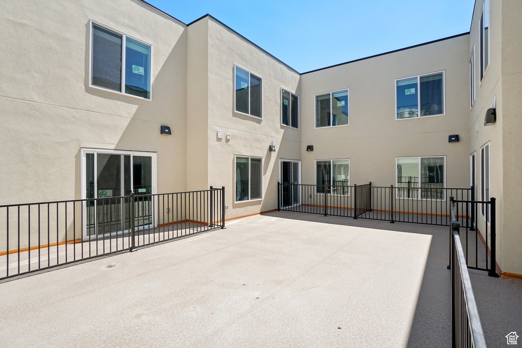 main property photo 13