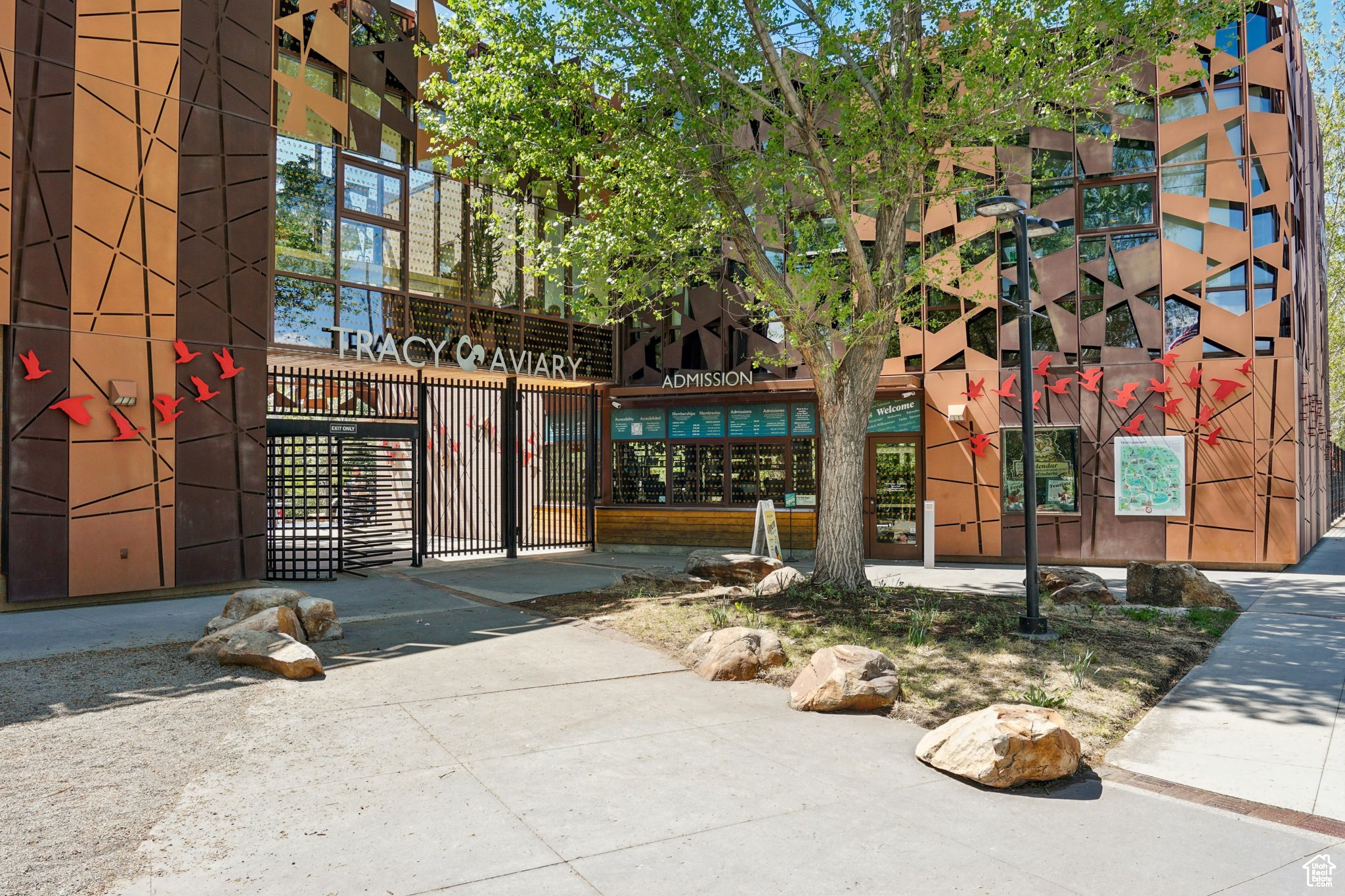 main property photo 18