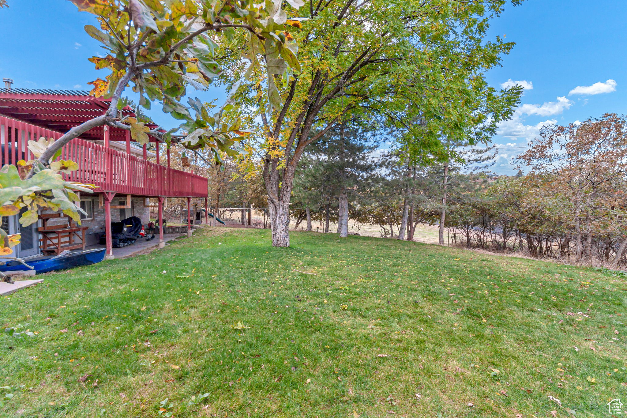 main property photo 40