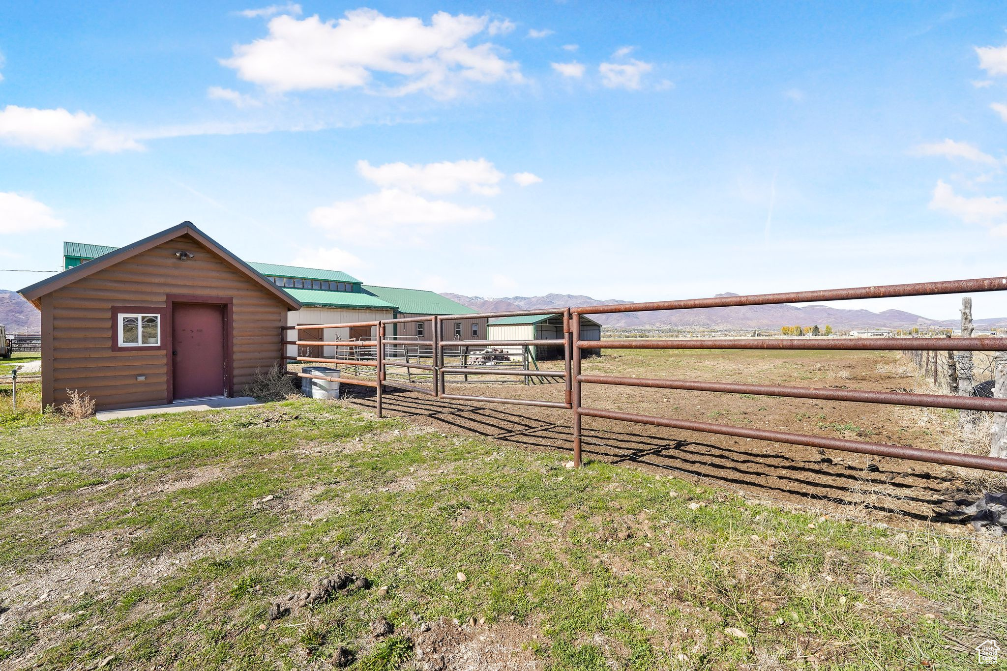 main property photo 17