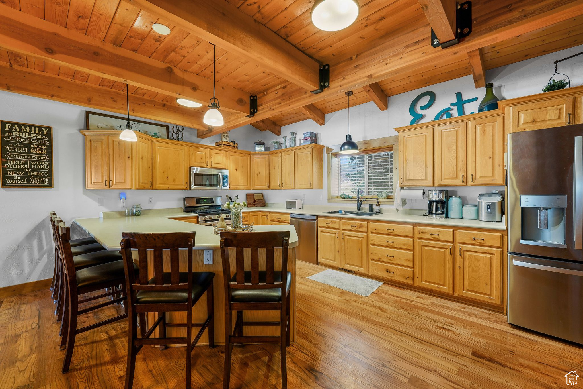 main property photo 6