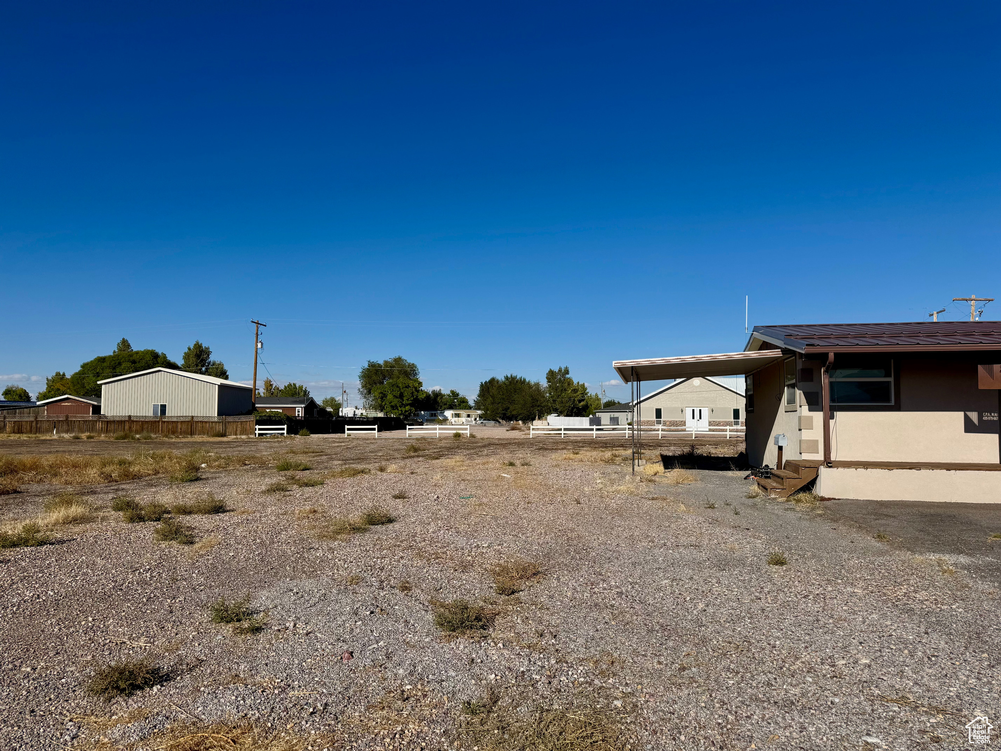 main property photo 28