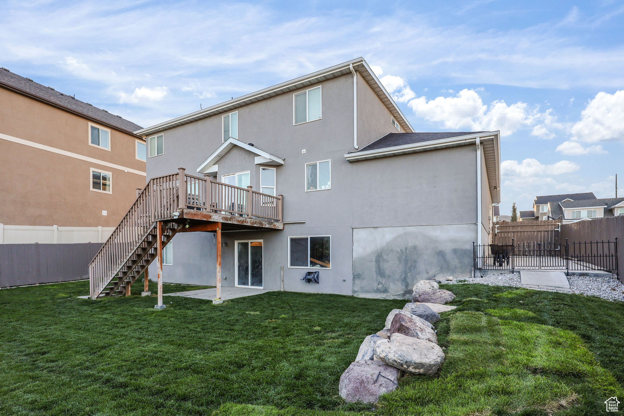 main property photo 40