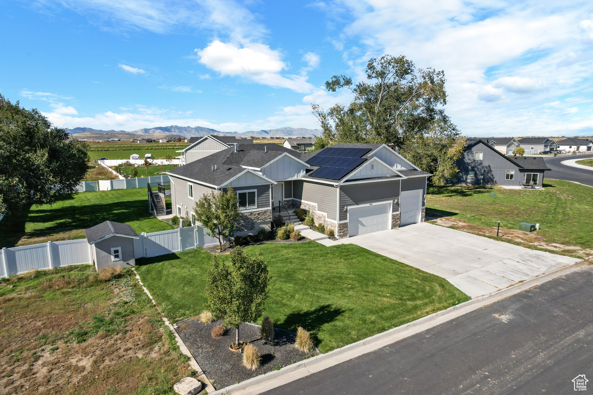 main property photo 24