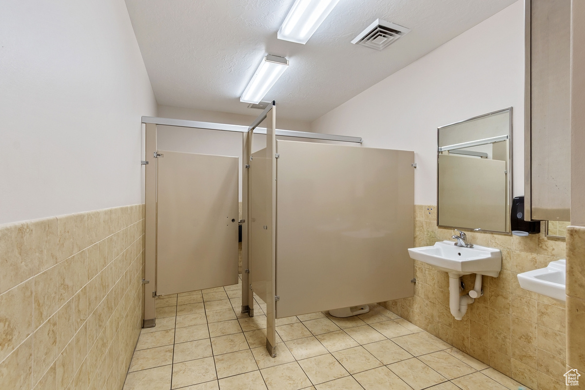 main property photo 62