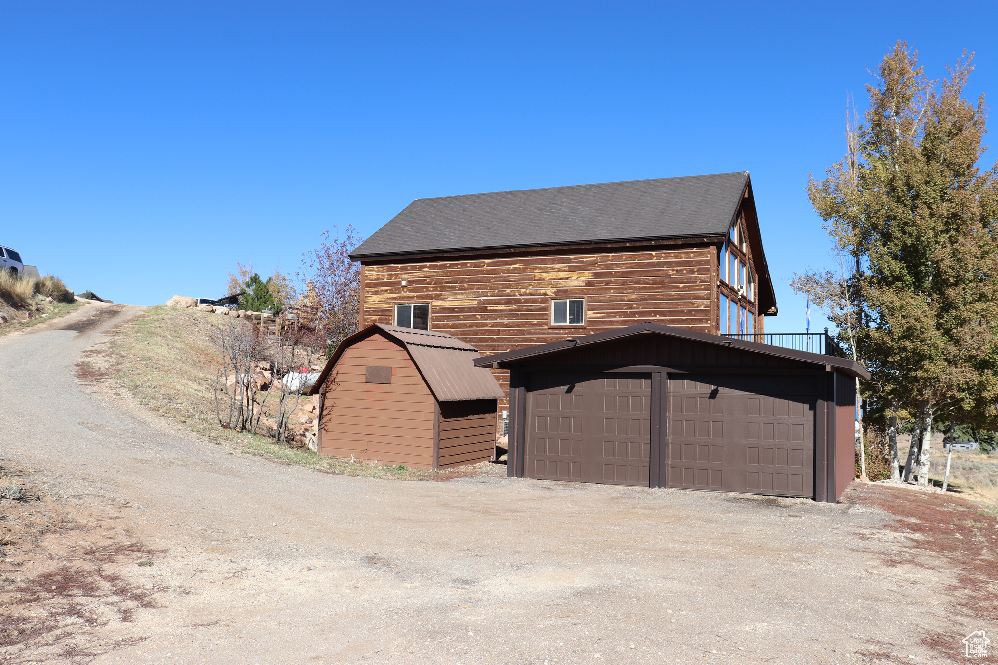 main property photo 11