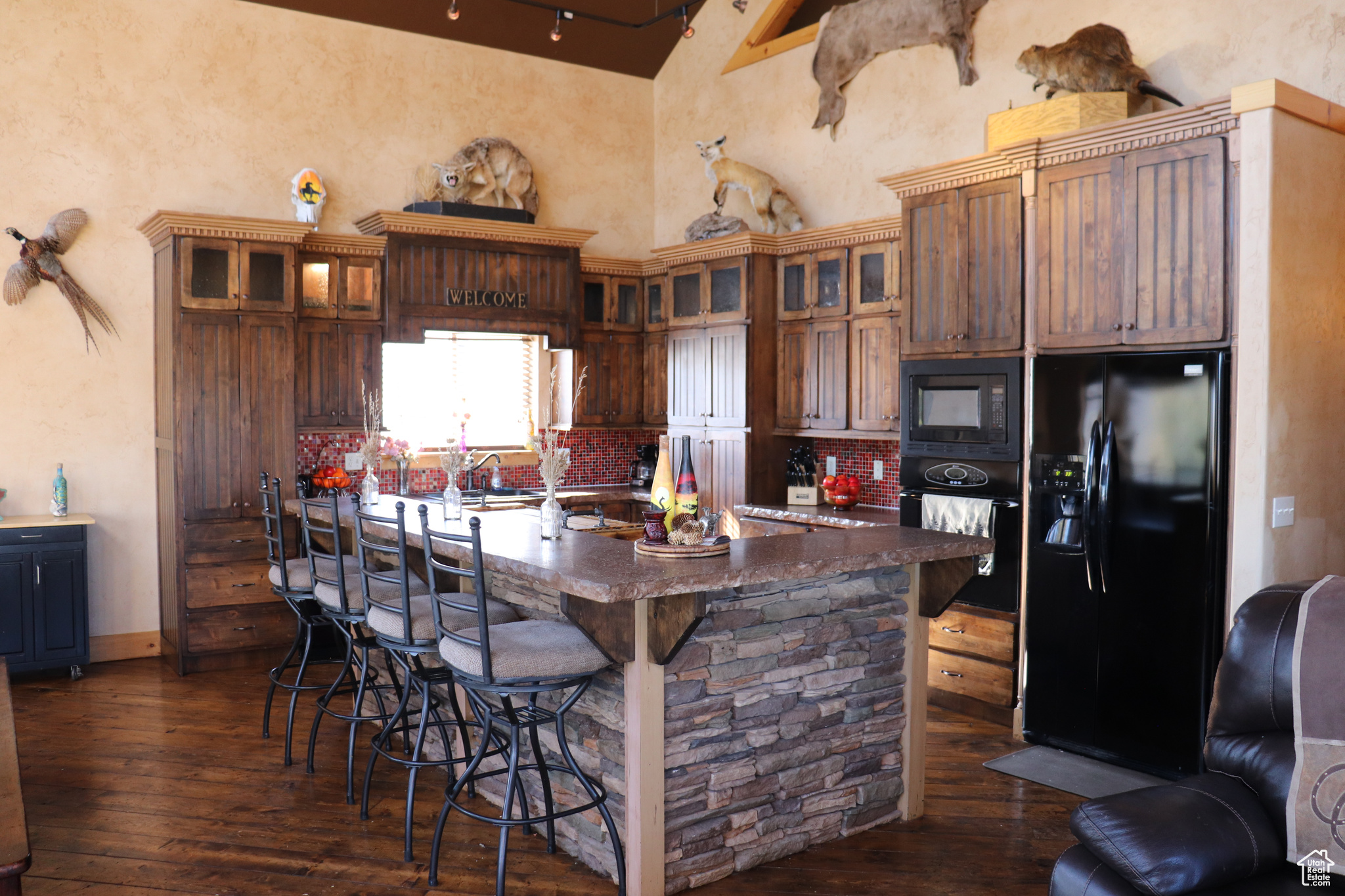 main property photo 15