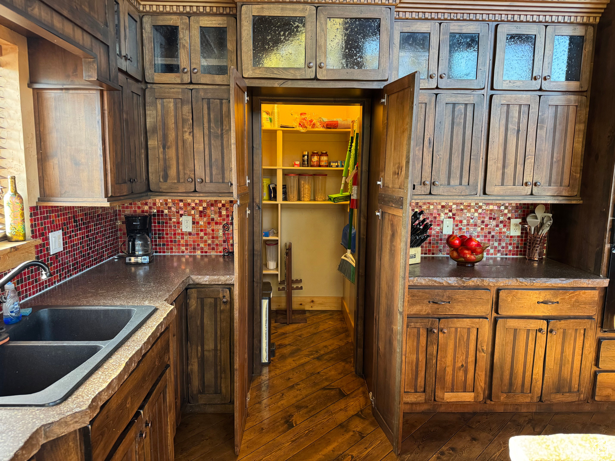 main property photo 18