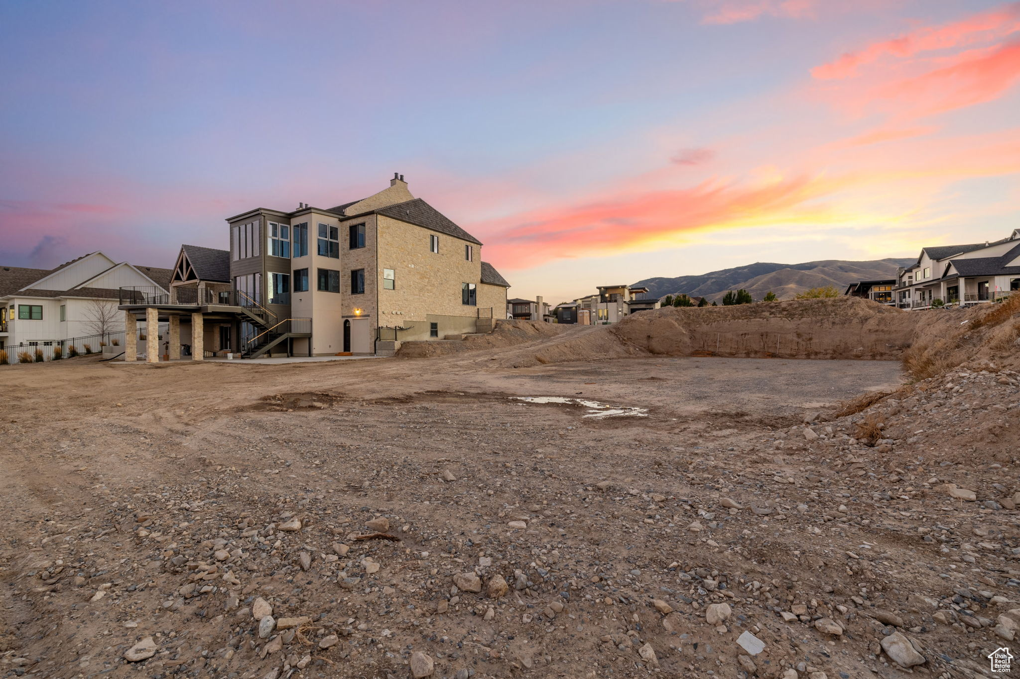 main property photo 12