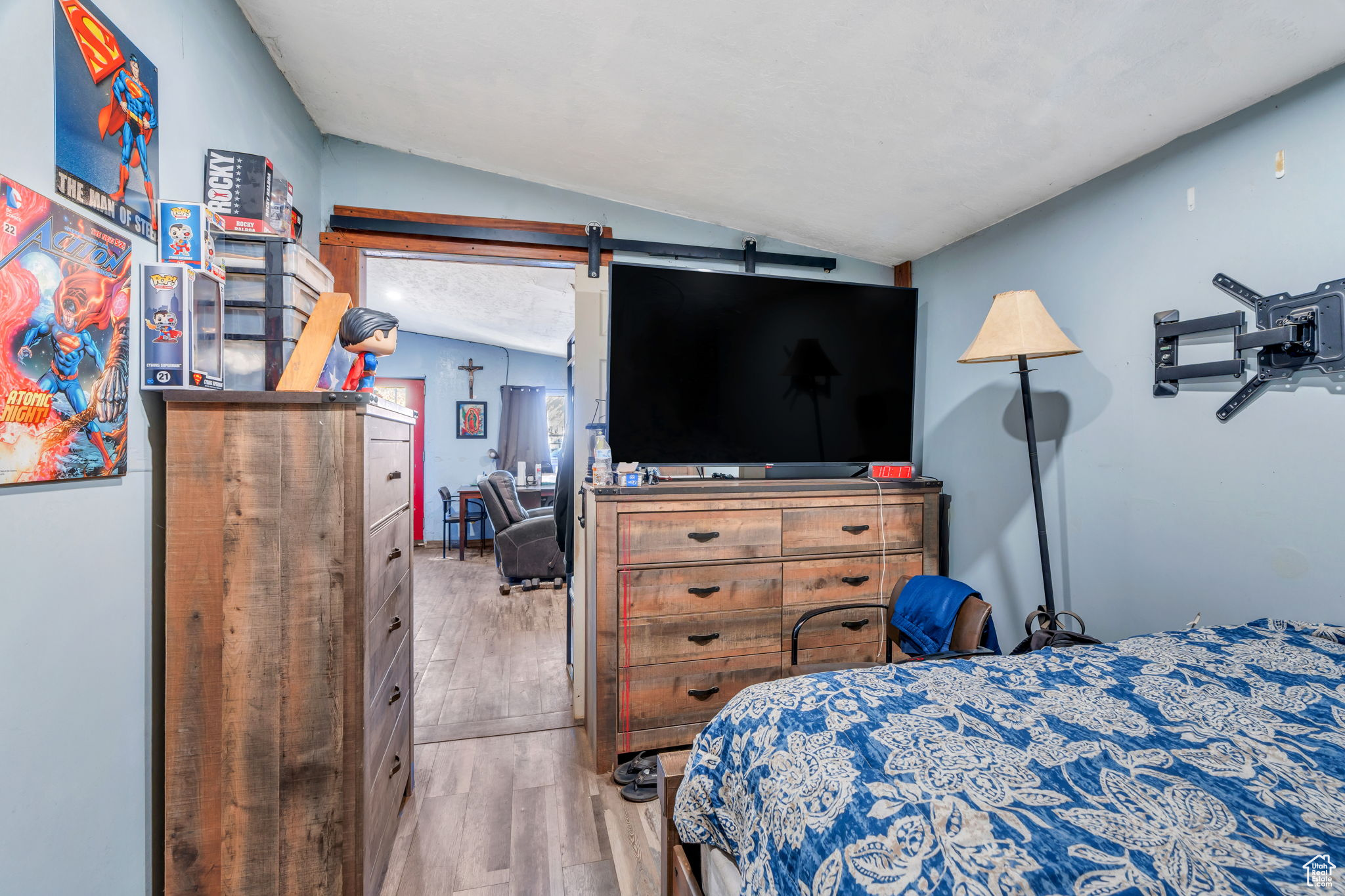 main property photo 10