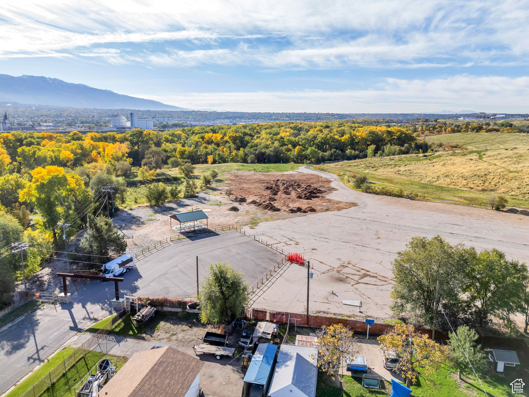 main property photo 25