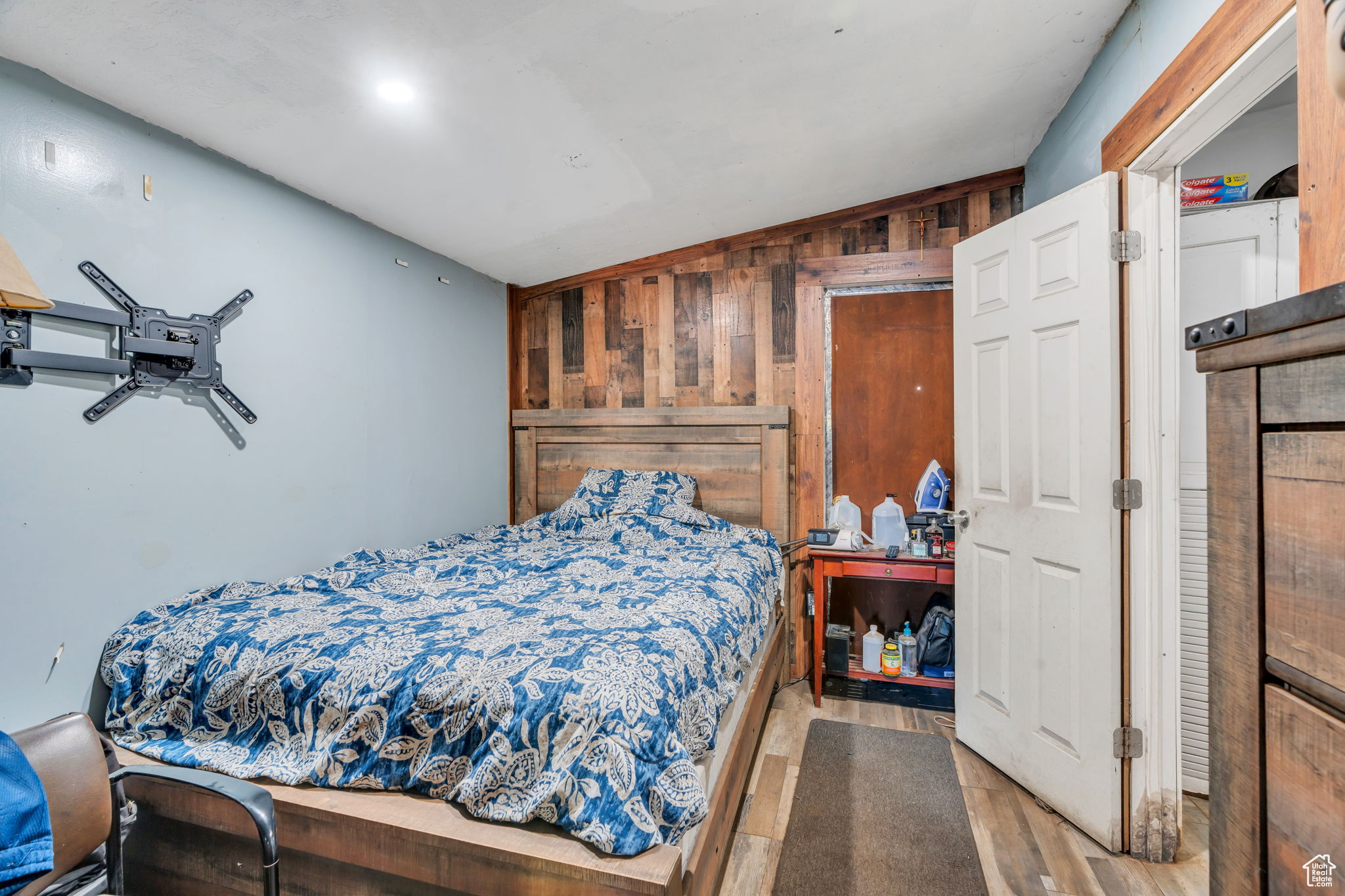 main property photo 9